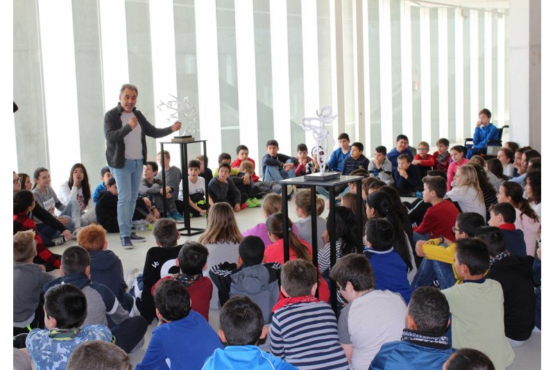 Ms de cien escolares de Teulada participan en la clausura del proyecto Trilogia3Arts