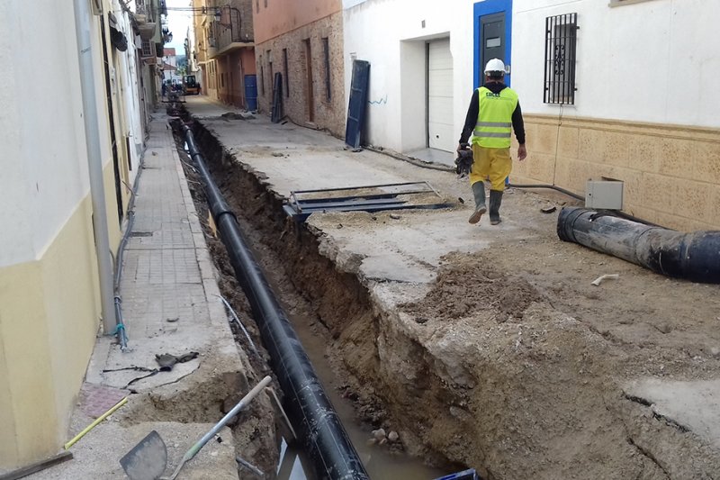 Vecinos de la calle Fontanella de Dnia denuncian la falta de seguridad en las obras de reurbanizacin