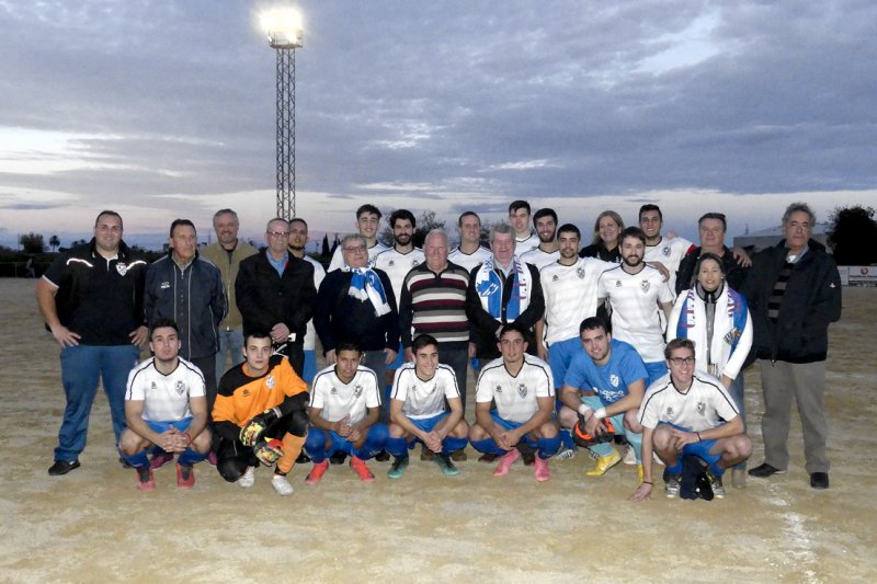 El Beniarbeig inaugura el nou Girona amb un homenatge a jugadors veterans i ex presidents