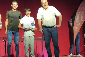 El campió de dansa Toni Ferrando rep el premi al millor esportista pegolí 2022 a la Gala de l’Esport de Pego 