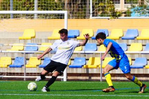Regional Preferente: El Dnia remonta al Pedreguer (3-2) y el Jvea cae en casa con dos penaltis en contra (0-2)