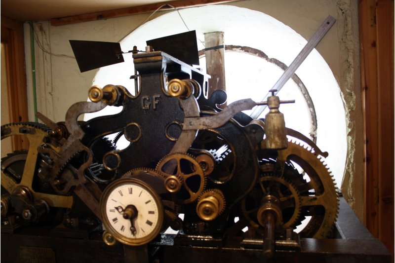 LAjuntament dOndara modernitza el mecanisme del rellotge del campanar