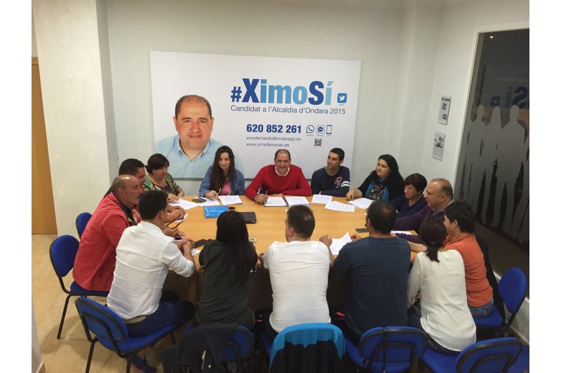Ximo Ferrando debate los compromisos electorales del programa del PP con los vecinos
