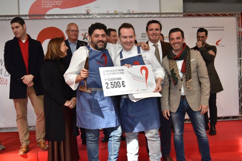 La ex concejala Pepa Font recibe el premio especial del Concurso de Cocina de la Gamba