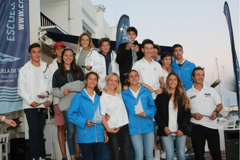 Los regatistas locales dominan en la prueba 420 del Trofeo de Vela Ligera de Xbia