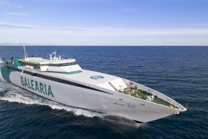 Baleria renueva los motores del fast ferry Ramon Llull para dotar de mayor ecoeficiencia y fiabilidad a la ruta Dnia-Formentera