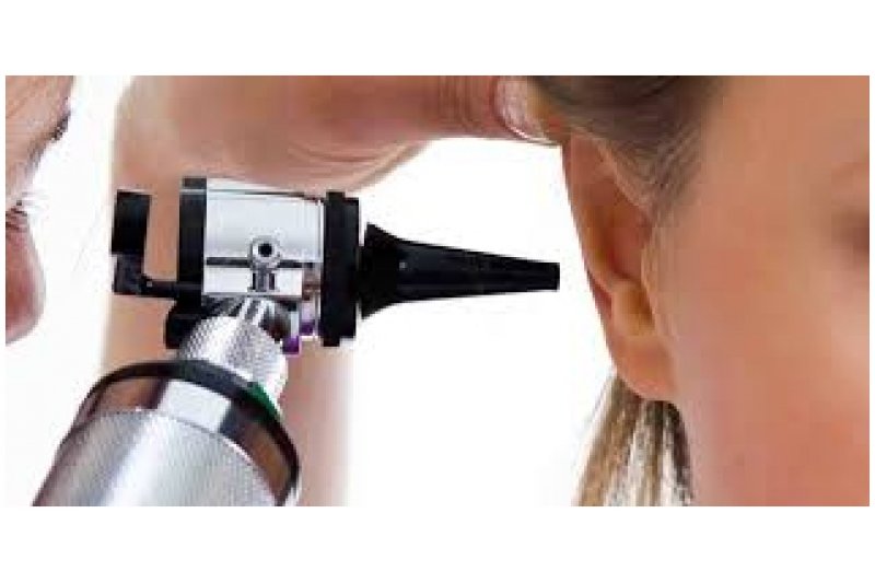 HOSPITAL HLA SAN CARLOS/ El uso prolongado de auriculares puede producir daos auditivos irreversibles