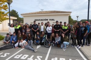 Cien escolares de Benissa aprenden educación vial en La Nucia