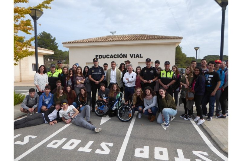 Cien escolares de Benissa aprenden educacin vial en La Nucia