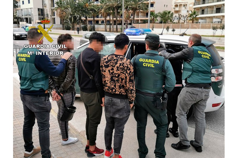La Guardia Civil desarticula un grupo criminal dedicado a los robos en tiendas de telefona mvil