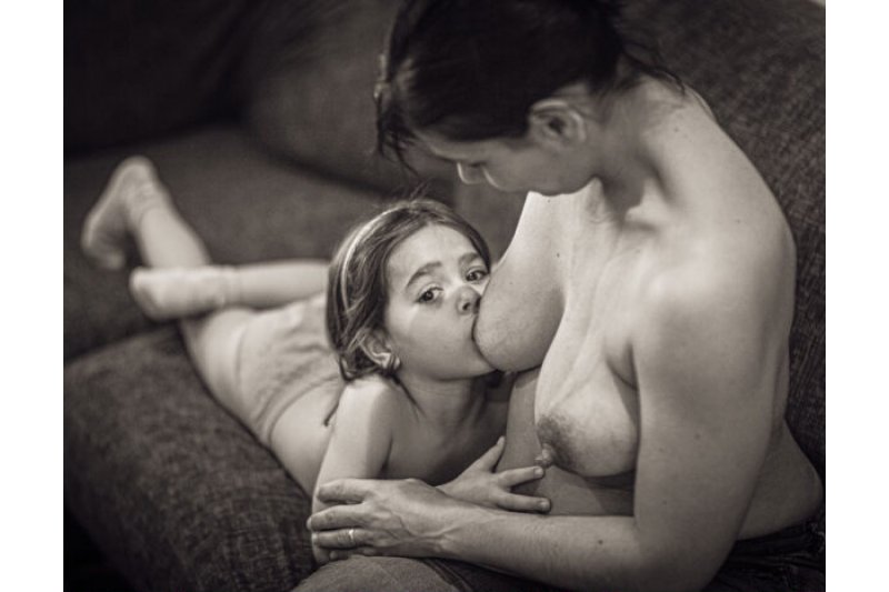 Ms de 500 fotografas optan a los premios del Concurso Fotogrfico de Lactancia Materna