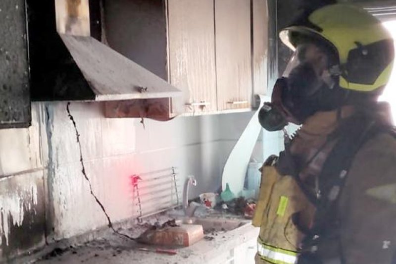 Desalojan un edificio en Dnia por el incendio en una vivienda 