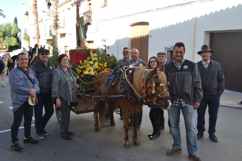 La festa de Sant Antoni de Teulada posa en valor tradicions ancestrals