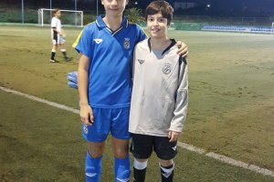 Dos alevins de l'Escola de Pedreguer, amb la selecció valenciana