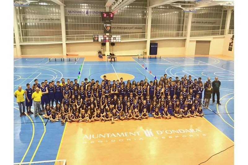  Cent trenta-tres joves integren els onze equips de lEscola Municipal de Basquet dOndara