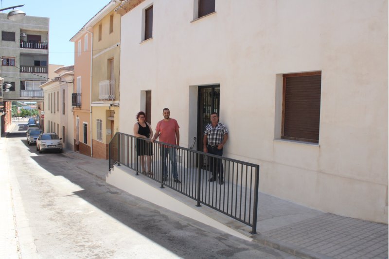 El Ayuntamiento de Ondara dota al Trinquet municipal con una entrada ms accesible
