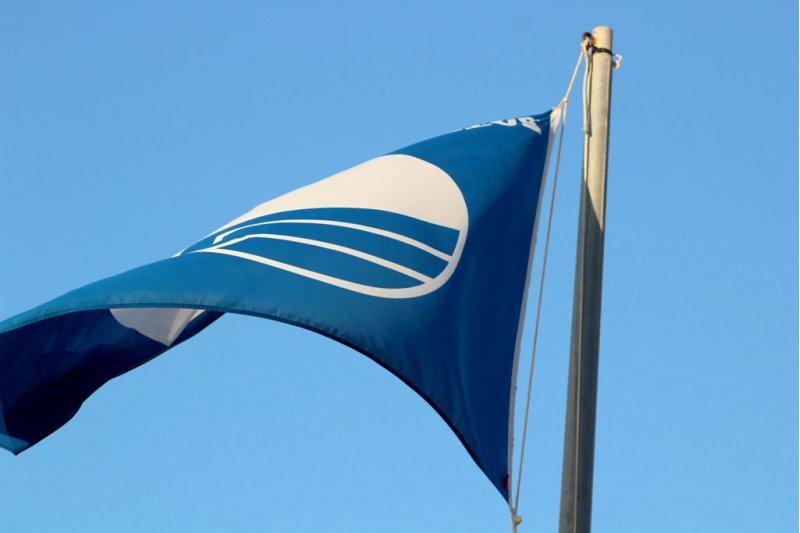 La Marina Alta mantiene sus banderas azules 
