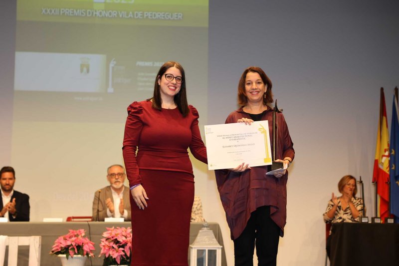 Els Premis d’Honor Vila de Pedreguer lliuren els guardons en un acte sublim carregat d’emocions i reivindicacions