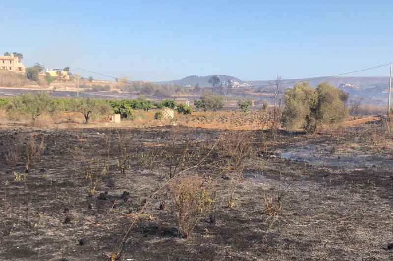 El incendio de Xbia ha obligado a desalojar cerca de cien  personas 